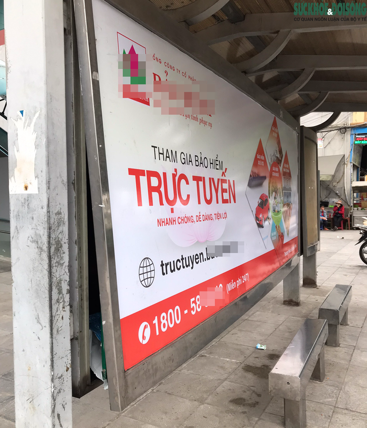 Nhiều nhà chờ xe buýt ở Hà Nội xuống cấp, nhếch nhác đến khó tin - Ảnh 2. Nhiều nhà chờ xe buýt ở Hà Nội xuống cấp, nhếch nhác đến khó tin - Ảnh 2.
