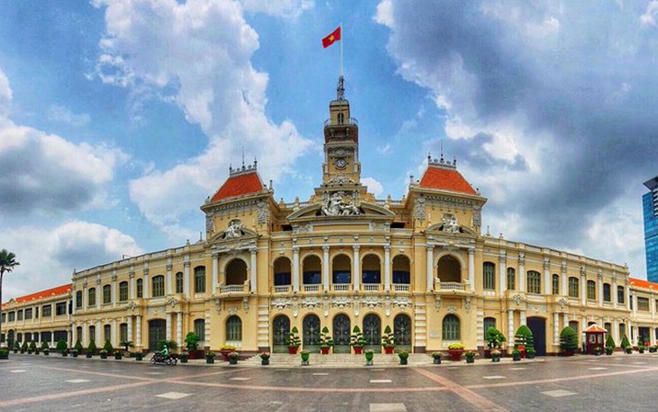 Lần đầu tiên TP.HCM tổ chức tour du lịch tham quan tòa nhà HĐND và UBND dịp 30/4-1/5