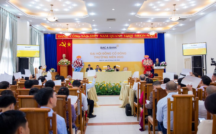 BAC A BANK được thông qua phương án tăng vốn điều lệ lên gần 9.900 tỷ đồng - Ảnh 3. BAC A BANK được thông qua phương án tăng vốn điều lệ lên gần 9.900 tỷ đồng - Ảnh 3.