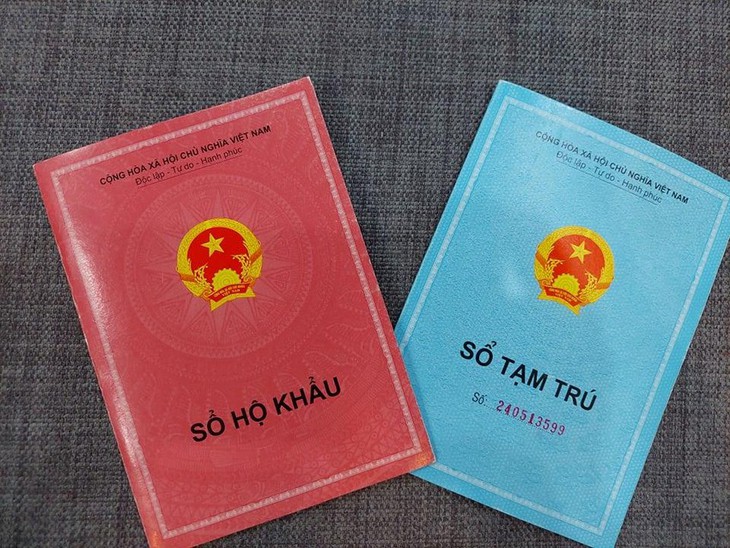 Khẩn trương rà soát, sửa đổi các văn bản có quy định yêu cầu nộp, xuất trình Sổ hộ khẩu, Sổ tạm trú giấy - Ảnh 1.