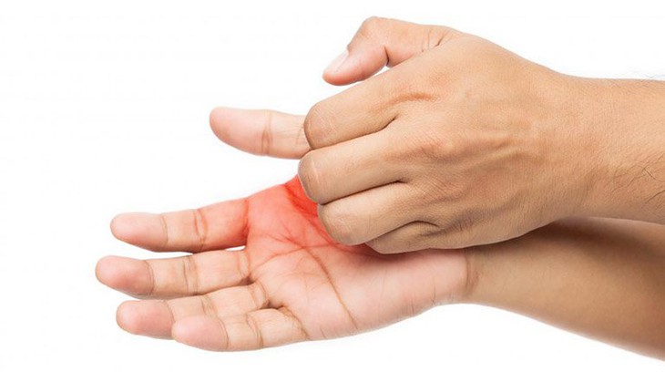 Tê ngứa ran giống kim chích ở cánh và bàn tay thường xuất hiện do đè ép các dây thần kinh ở cánh tay và bàn tay. Tê ngứa ran giống kim chích ở cánh và bàn tay thường xuất hiện do đè ép các dây thần kinh ở cánh tay và bàn tay.