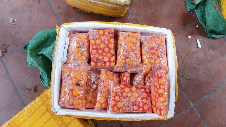 Phát hiện tiểu thương kinh doanh gần 1 tấn trứng non bốc mùi ngay tại thủ đô - Ảnh 3. Phát hiện tiểu thương kinh doanh gần 1 tấn trứng non bốc mùi ngay tại thủ đô - Ảnh 3.