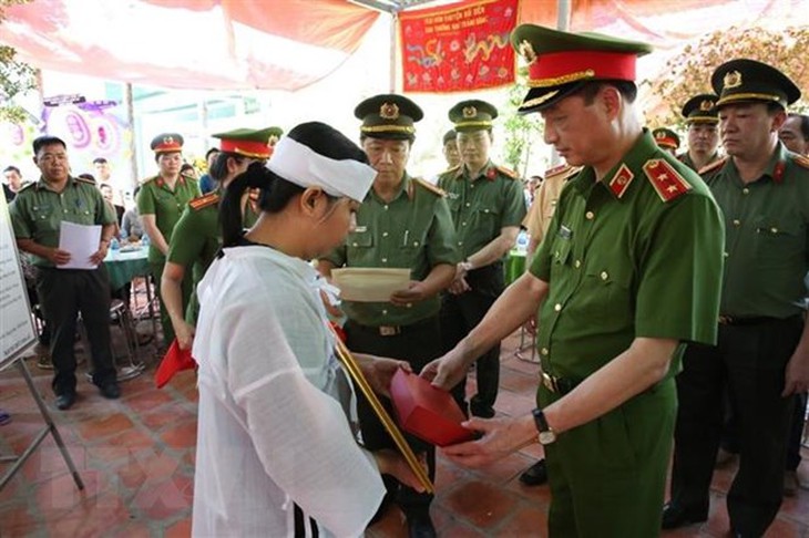 Truy thăng cấp Trung tá cho chiến sỹ công an hy sinh khi làm nhiệm vụ - Ảnh 1. Truy thăng cấp Trung tá cho chiến sỹ công an hy sinh khi làm nhiệm vụ - Ảnh 1.