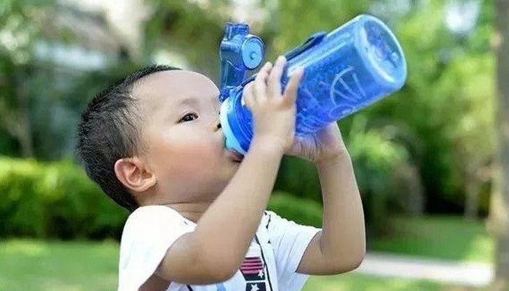 Những bệnh dễ mắc khi hè sang và cách chăm sóc trẻ đúng chuẩn - Ảnh 2. Những bệnh dễ mắc khi hè sang và cách chăm sóc trẻ đúng chuẩn - Ảnh 2.