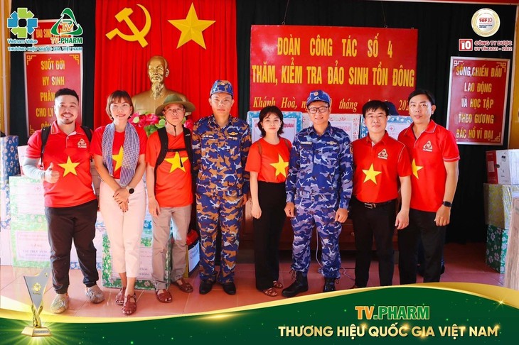 Dược phẩm TV.PHARM trên hải trình đến với Trường Sa - Ảnh 3. Dược phẩm TV.PHARM trên hải trình đến với Trường Sa - Ảnh 3.