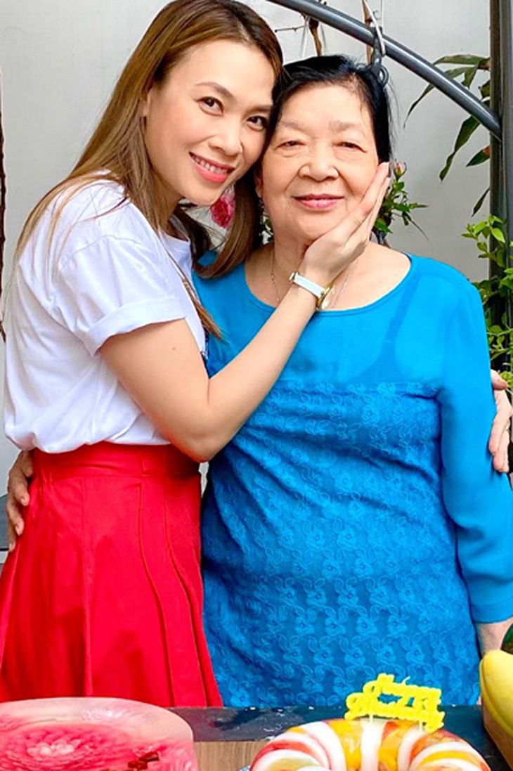 Mẹ ruột Mỹ Tâm: Hoa khôi đất Quảng một thời, nuôi dạy con cái thành đạt khiến nhiều người ngưỡng mộ - Ảnh 5. Mẹ ruột Mỹ Tâm: Hoa khôi đất Quảng một thời, nuôi dạy con cái thành đạt khiến nhiều người ngưỡng mộ - Ảnh 5.