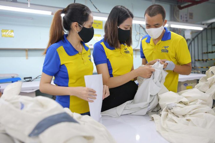 Quy định về việc đi làm và lương, thưởng ngày nghỉ Giỗ Tổ Hùng Vương, 30/4 - 1/5 năm 2023 - Ảnh 1.