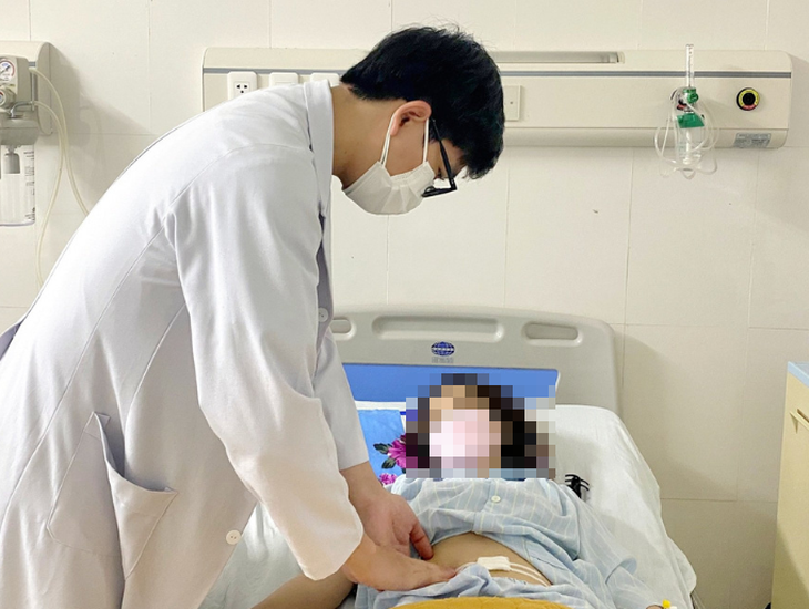 Cấp cứu thành công cho bệnh nhân chửa ngoài tử cung vỡ đe dọa tính mạng - Ảnh 1.