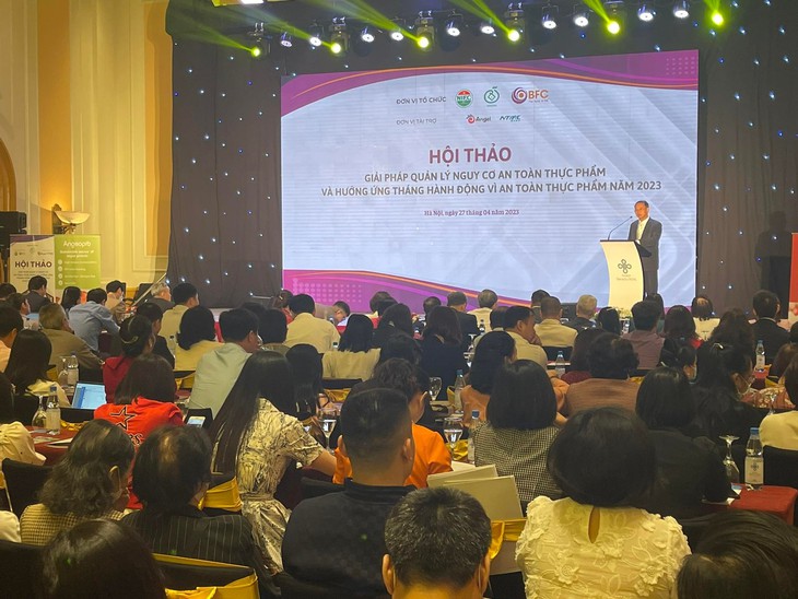 Tăng cường kiểm nghiệm để đánh giá chất lượng và loại bỏ thực phẩm mất an toàn - Ảnh 1. Tăng cường kiểm nghiệm để đánh giá chất lượng và loại bỏ thực phẩm mất an toàn - Ảnh 1.