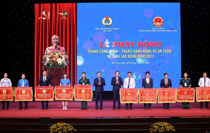 Thủ tướng: Giai cấp công nhân là lực lượng xã hội to lớn và có vai trò rất quan trọng - Ảnh 4.