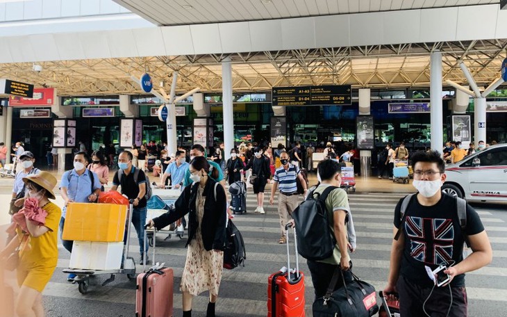 TP.HCM yêu cầu đảm bảo an toàn giao thông gắn với phòng, chống dịch COVID-19 dịp lễ 30/4-1/5