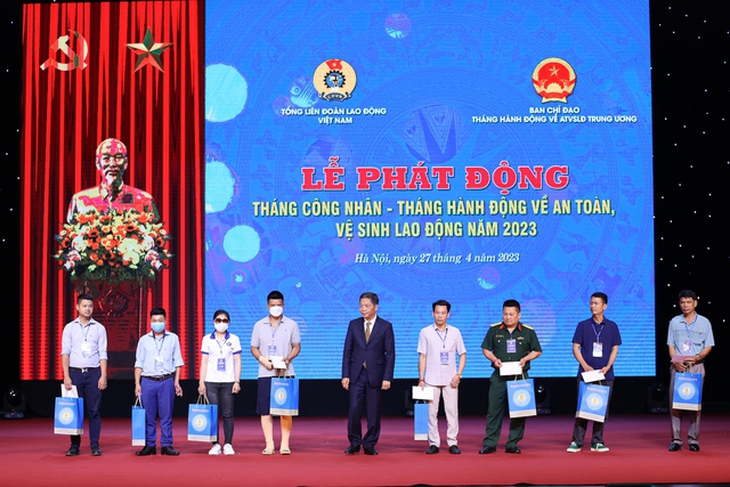 Thủ tướng: Giai cấp công nhân là lực lượng xã hội to lớn và có vai trò rất quan trọng - Ảnh 3.