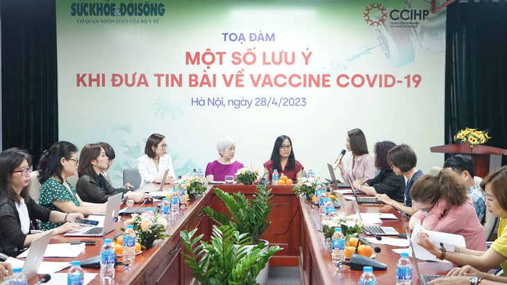 Hướng dẫn đưa tin bài về vaccine COVID-19 chính xác - Ảnh 2.
