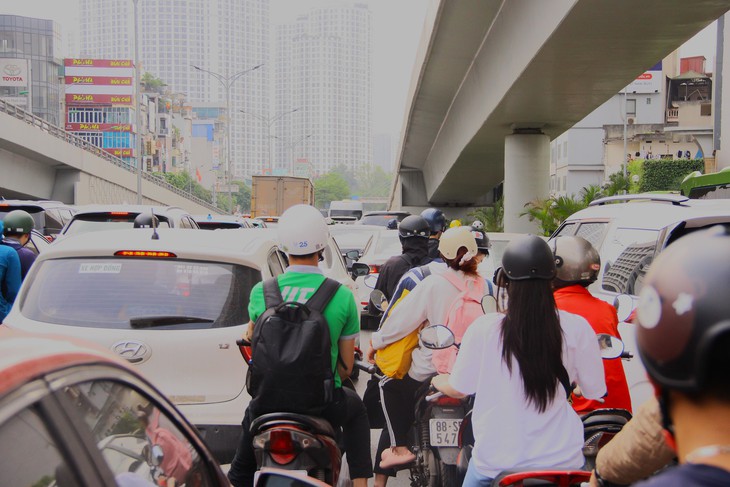 Hơn 2.200 tài xế vi phạm nồng độ cồn trong ngày đầu nghỉ lễ - Ảnh 2. Hơn 2.200 tài xế vi phạm nồng độ cồn trong ngày đầu nghỉ lễ - Ảnh 2.