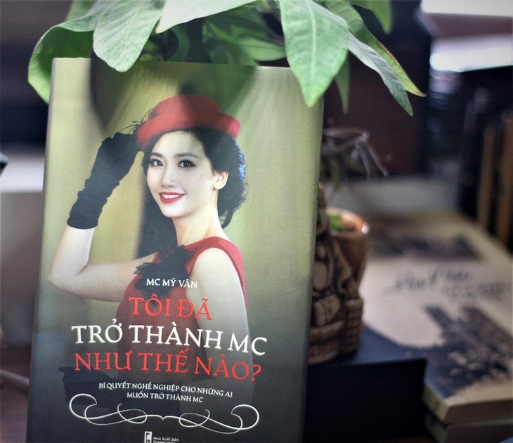 MC Mỹ Vân - Người đầu tiên ra mắt sách về nghề MC, hé lộ bí quyết trở thành MC chuyên nghiệp - Ảnh 2.