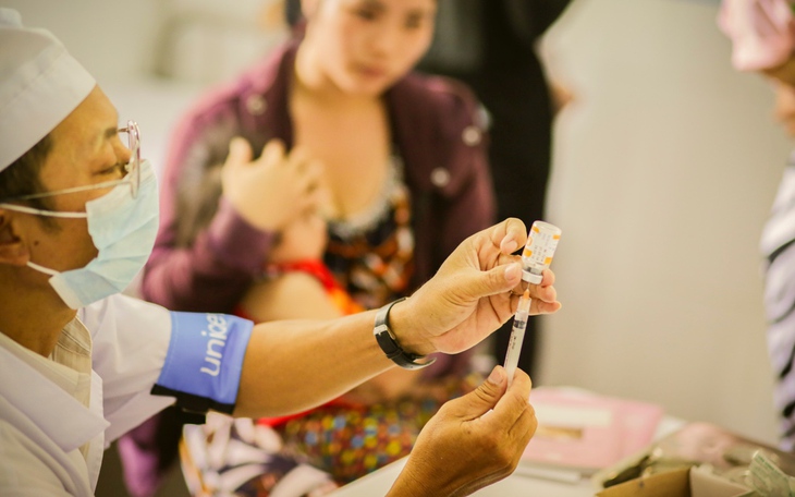 WHO và UNICEF khuyến khích các nỗ lực tại Việt Nam để đảo ngược tình trạng sụt giảm tiêm chủng