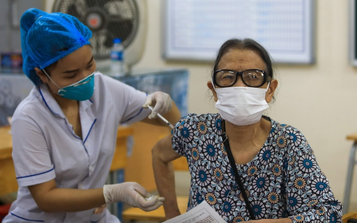 Ca COVID-19 tiếp tục tăng, thông tin mới nhất về tiêm vaccine ở nước ta