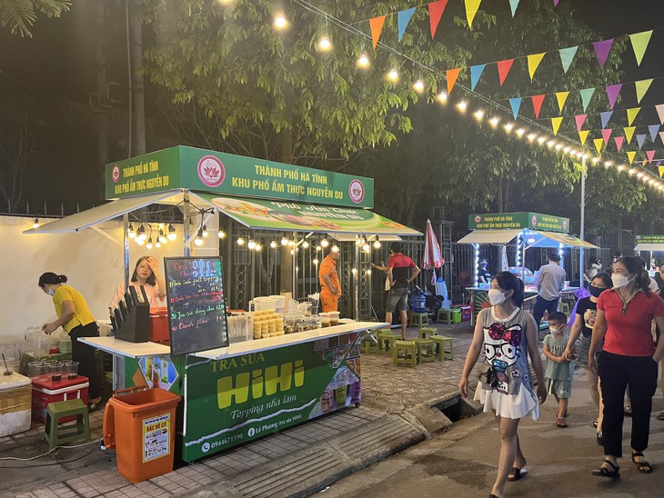 Khu phố chuyên doanh ẩm thực đầu tiên tại Hà Tĩnh - Ảnh 4.