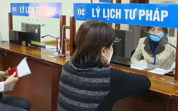 Xác minh làm rõ thông tin "cò mồi" chèo kéo người dân xin lý lịch tư pháp ở Hà Nội