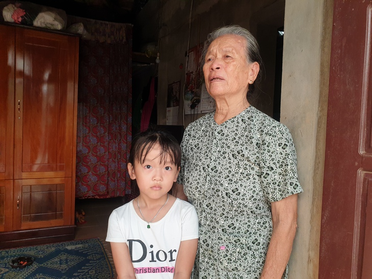 Bố nguy kịch, mẹ ốm yếu, đàn con lo lở dỡ ước mơ - Ảnh 4.