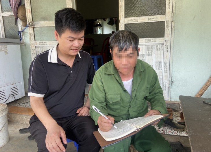 Xử lý thế nào vụ giả mù chữ để bớt thi lý thuyết cấp bằng lái xe? - Ảnh 1.