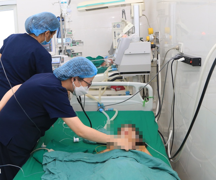 Sức khỏe của các nạn nhân trong vụ nổ lớn tại Nghệ An ra sao? - Ảnh 1.