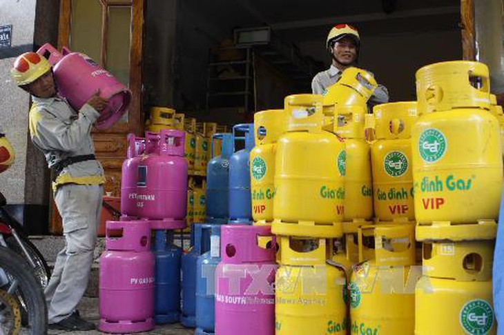 Giá gas bán lẻ trong nước tăng nhẹ từ ngày 1/5 - Ảnh 1. Giá gas bán lẻ trong nước tăng nhẹ từ ngày 1/5 - Ảnh 1.