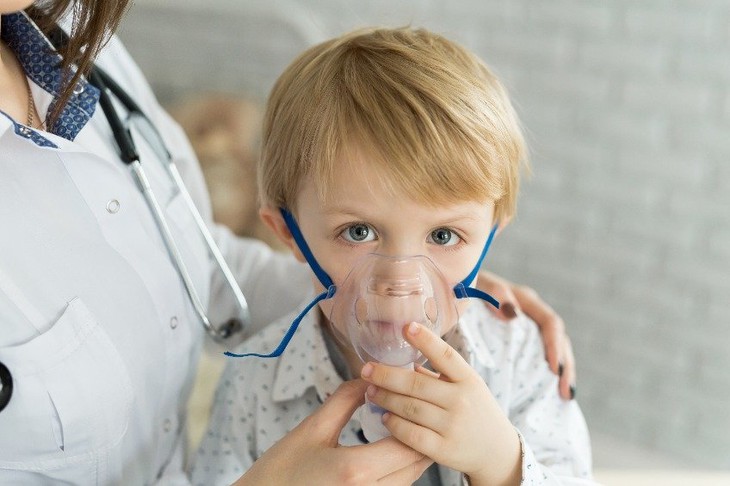 Nhiễm virus hợp bào hô hấp trong năm đầu đời có thể gây tăng nguy cơ bị bệnh hen ở trẻ - Ảnh 2. Nhiễm virus hợp bào hô hấp trong năm đầu đời có thể gây tăng nguy cơ bị bệnh hen ở trẻ - Ảnh 2.
