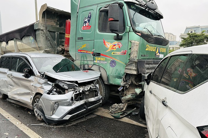 26 người tử vong, 28 người bị thương vì TNGT trong hai ngày đầu nghỉ lễ - Ảnh 2. 26 người tử vong, 28 người bị thương vì TNGT trong hai ngày đầu nghỉ lễ - Ảnh 2.