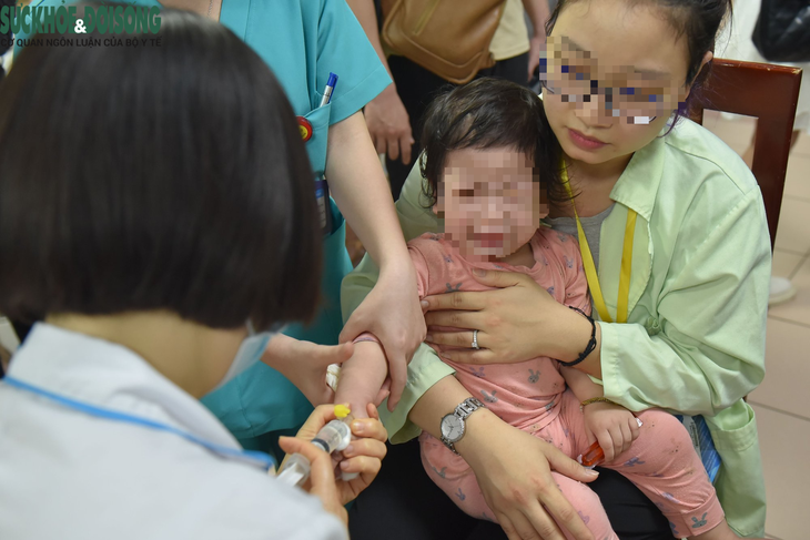 Hà Nội gia tăng số bệnh nhi mắc virus hợp bào hô hấp RSV - Ảnh 2.