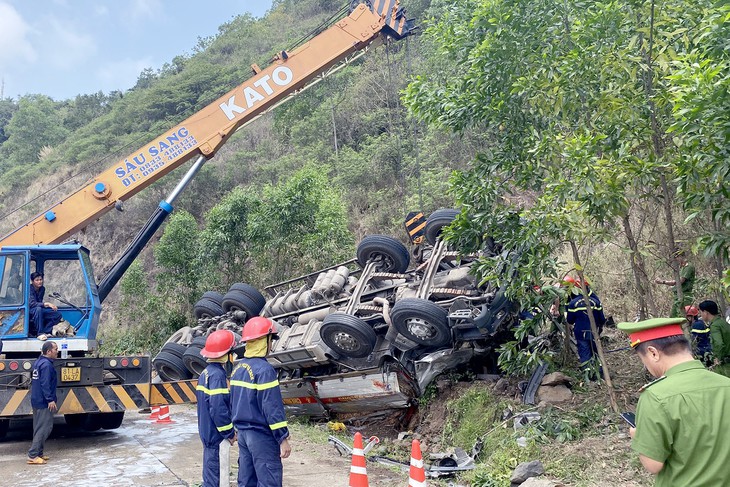 Ủy ban ATGT Quốc gia nêu tên hàng loạt địa phương để TNGT tăng mạnh - Ảnh 3. Ủy ban ATGT Quốc gia nêu tên hàng loạt địa phương để TNGT tăng mạnh - Ảnh 3.
