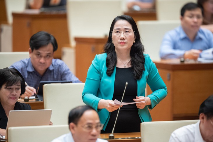 ĐBQH hiến kế chặn đứng tình trạng 'trồng rau 2 luống, nuôi lợn 2 chuồng' nhằm bảo vệ người tiêu dùng - Ảnh 2. ĐBQH hiến kế chặn đứng tình trạng 'trồng rau 2 luống, nuôi lợn 2 chuồng' nhằm bảo vệ người tiêu dùng - Ảnh 2.