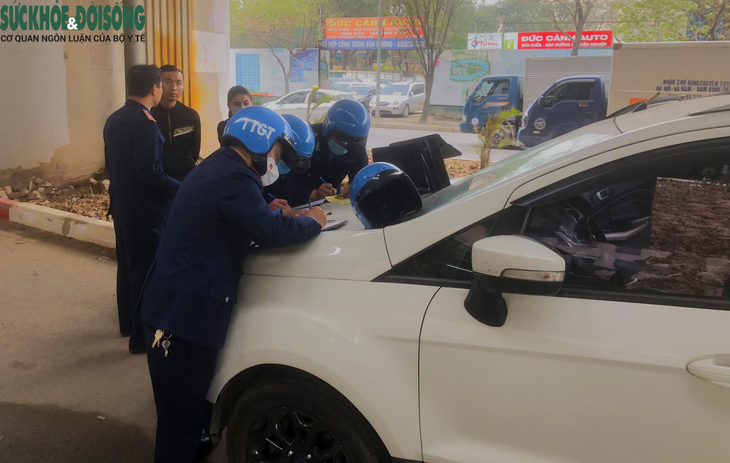Phạt tiền hơn 6 tỷ đồng sau 1 tháng "giành lại vỉa hè" - Ảnh 2.