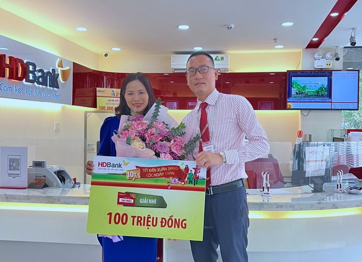 HDBank trao thưởng gần 2 tỷ đồng tận tay khách hàng gửi tiết kiệm - Ảnh 3.