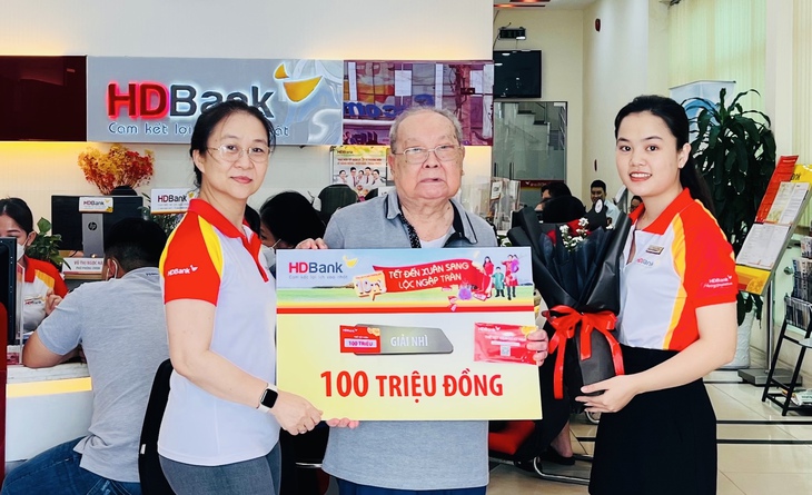 HDBank trao thưởng gần 2 tỷ đồng tận tay khách hàng gửi tiết kiệm - Ảnh 5.