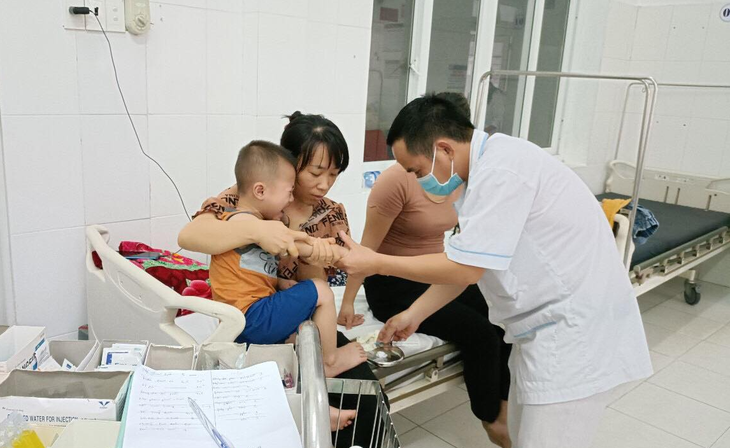 Đắk Nông: Bệnh thủy đậu bùng phát mạnh tại huyện Cư Jút, số ca mắc có thể tiếp tục tăng cao - Ảnh 1. Đắk Nông: Bệnh thủy đậu bùng phát mạnh tại huyện Cư Jút, số ca mắc có thể tiếp tục tăng cao - Ảnh 1.