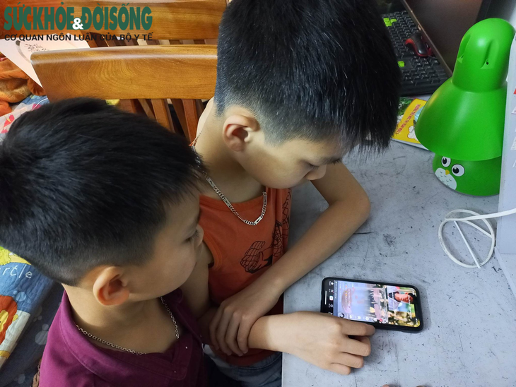 Tiktok đầy rẫy trào lưu độc hại: Nhà trường bảo vệ học sinh bằng cách nào? - Ảnh 1. Tiktok đầy rẫy trào lưu độc hại: Nhà trường bảo vệ học sinh bằng cách nào? - Ảnh 1.