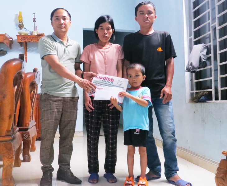 Hai mẹ con cùng mắc trọng bệnh, không có tiền cứu chữa được bạn đọc quan tâm, ủng hộ - Ảnh 1.