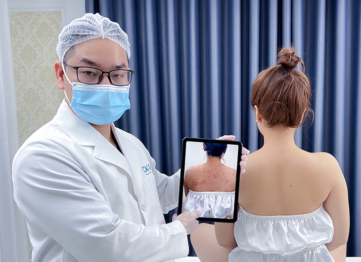 Lời khuyên về phác đồ trị viêm da, mụn lưng tại phòng khám da liễu hiện nay - Ảnh 1.