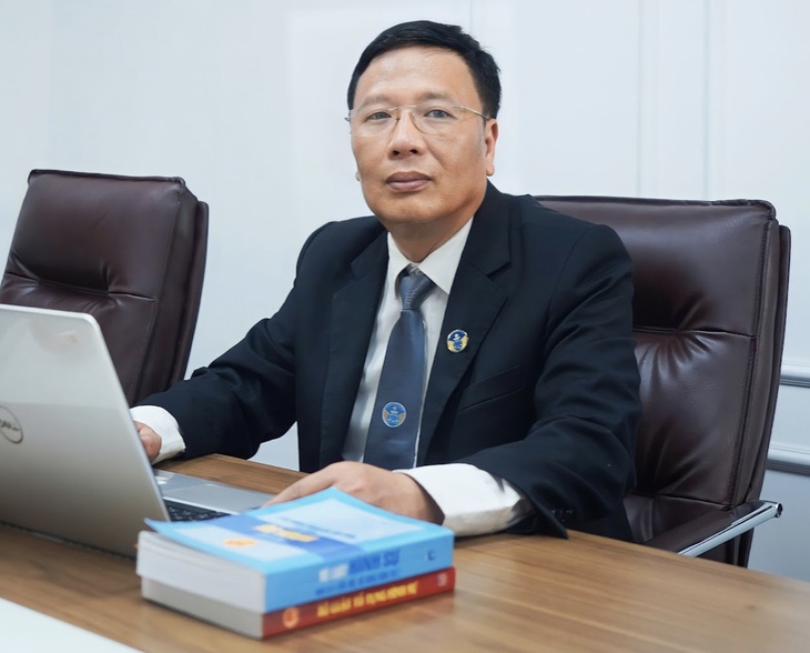 Tại sao gọi điện vào đường dây nóng lại bị phạt? - Ảnh 1. Tại sao gọi điện vào đường dây nóng lại bị phạt? - Ảnh 1.