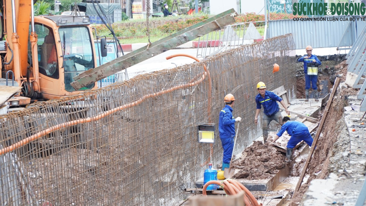 Nét đẹp của những người lao động ở Thủ đô những ngày nghỉ lễ - Ảnh 10. Nét đẹp của những người lao động ở Thủ đô những ngày nghỉ lễ - Ảnh 10.