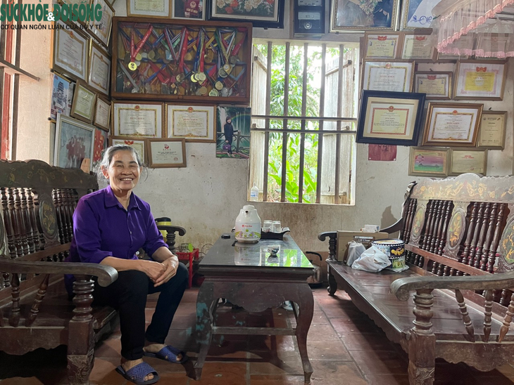 Mẹ ruột ‘nữ hoàng điền kinh’ Nguyễn Thị Oanh: “Chỉ sợ con ngất khi đang chạy” - Ảnh 3. Mẹ ruột ‘nữ hoàng điền kinh’ Nguyễn Thị Oanh: “Chỉ sợ con ngất khi đang chạy” - Ảnh 3.