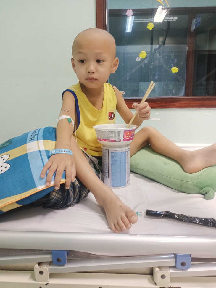 MS 844:Tiếng kêu cứu của cậu bé dân tộc đang từng ngày chiến đấu với bệnh tật - Ảnh 2. MS 844:Tiếng kêu cứu của cậu bé dân tộc đang từng ngày chiến đấu với bệnh tật - Ảnh 2.