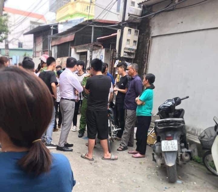 Mâu thuẫn tại đám cưới, cô gái trẻ dùng dao đâm 3 người thương vong - Ảnh 1. Mâu thuẫn tại đám cưới, cô gái trẻ dùng dao đâm 3 người thương vong - Ảnh 1.