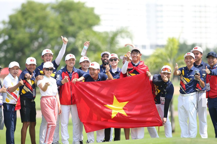 Golfer 15 tuổi mang về tấm HCV lịch sử cho Việt Nam - Ảnh 2. Golfer 15 tuổi mang về tấm HCV lịch sử cho Việt Nam - Ảnh 2.