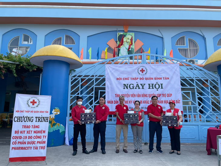 Pharmacity tài trợ 610.000 bộ test nhanh kháng nguyên phục vụ phòng, chống dịch COVID-19 - Ảnh 1.