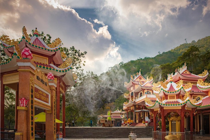 Những câu chuyện và dấu tích kỳ thú tại núi Bà Đen Tây Ninh - Ảnh 4. Những câu chuyện và dấu tích kỳ thú tại núi Bà Đen Tây Ninh - Ảnh 4.