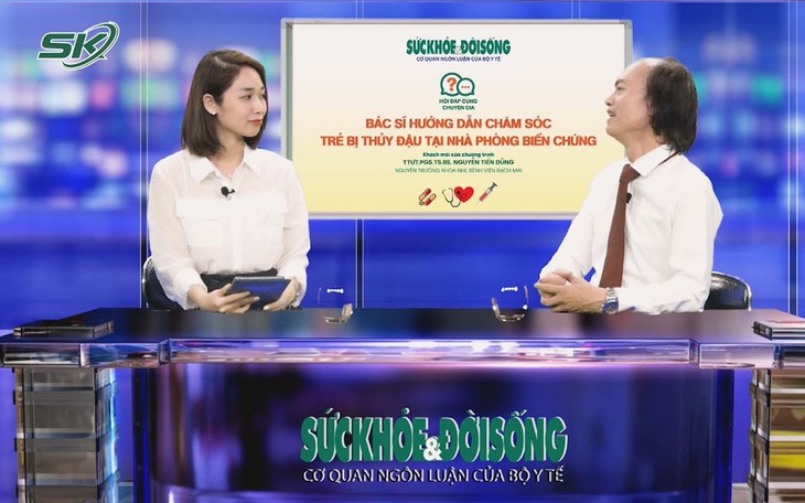 Bác sĩ hướng dẫn chăm sóc trẻ bị thủy đậu tại nhà phòng biến chứng
