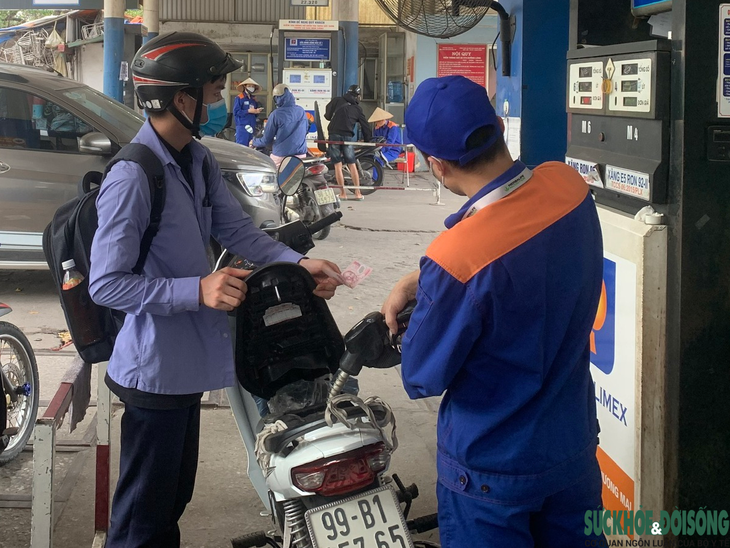 Giá xăng dầu hôm nay giảm mạnh, về sát mốc 20.000đ/lít - Ảnh 2.