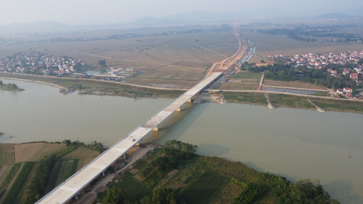 Người dân có thể phải trả phí để sử dụng cao tốc do Nhà nước đầu tư - Ảnh 2.